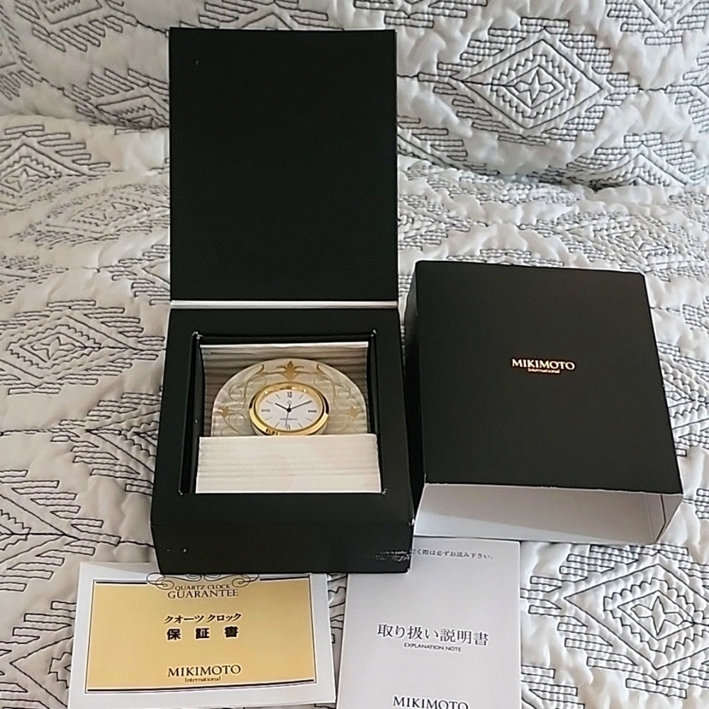 Mikimoto International Gold and White Elegant desk Watch with pearl